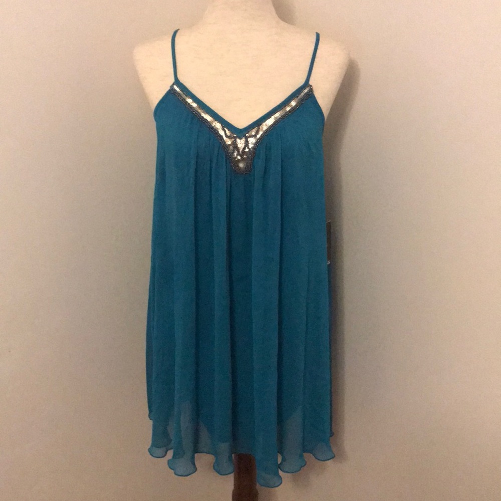 💙Beautiful embellished dress!💙